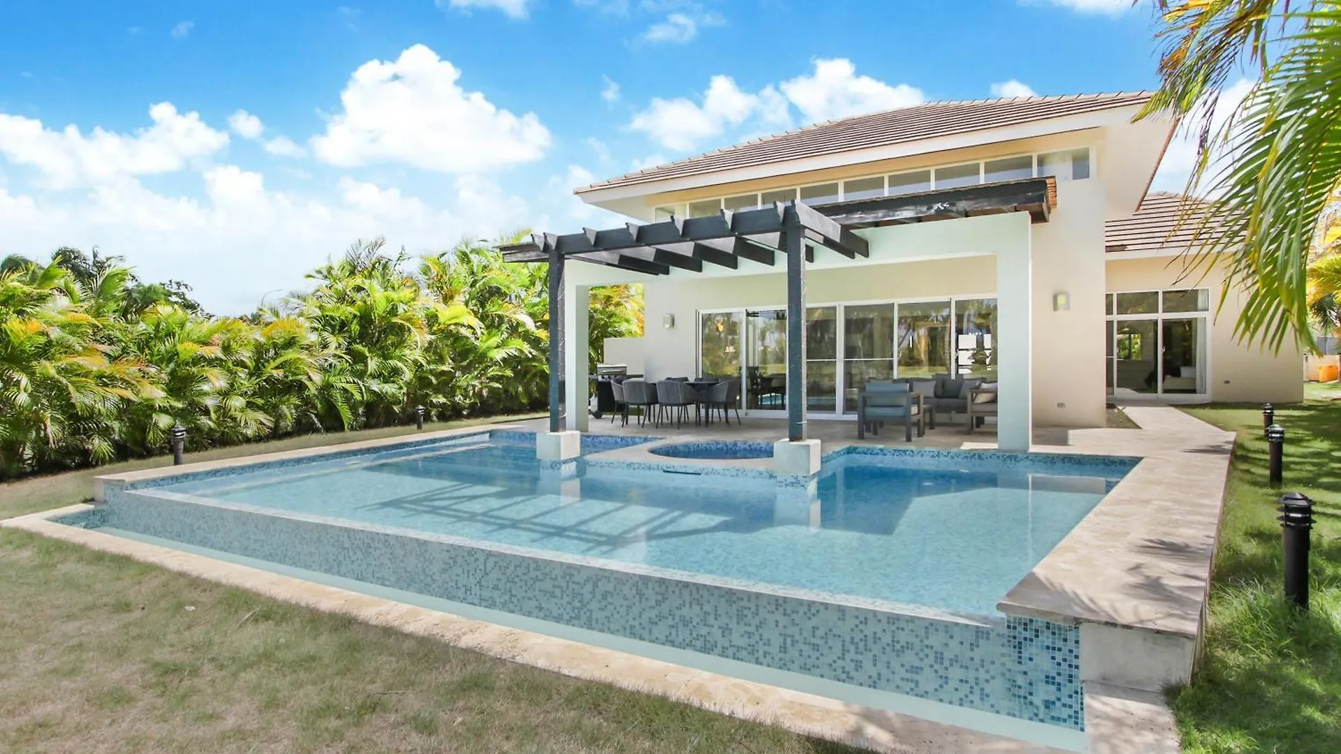 Stunning 3-Bedroom Villa With Pool, Jacuzzi And Maid Near Bavaro Beach Πούντα Κάνα
